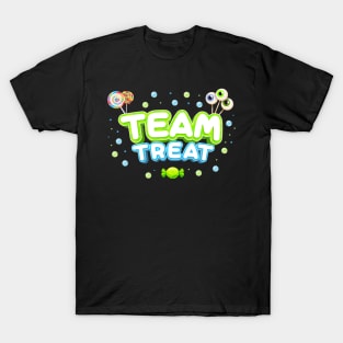 Team Treat Costume for  Trick or Treaters T-Shirt